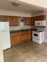 1600 Brooke Park Dr in Toledo, OH - Building Photo