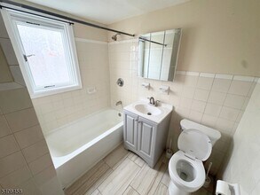 1261 Milton Pl in Plainfield, NJ - Building Photo - Building Photo