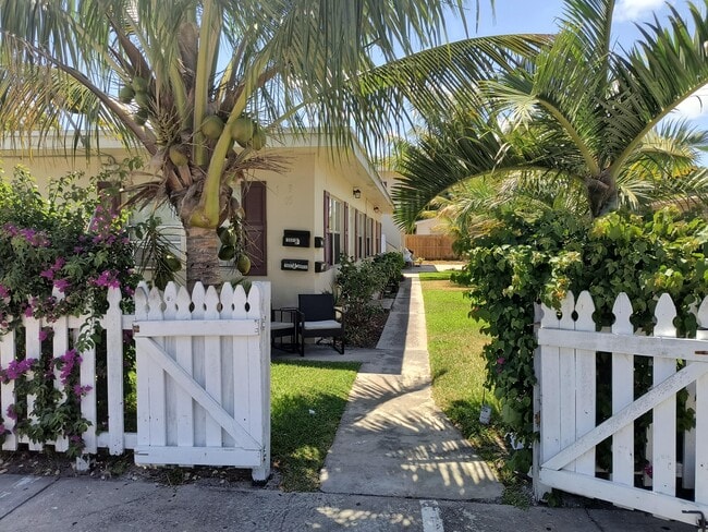 1007 S E St in Lake Worth Beach, FL - Building Photo - Building Photo