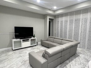 15558 Goldfinch Cir in Westlake, FL - Building Photo - Building Photo
