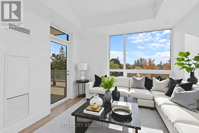 property at 2075 King Rd