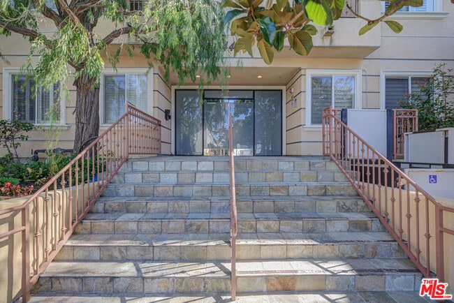 1444 S Point View St in Los Angeles, CA - Building Photo - Building Photo