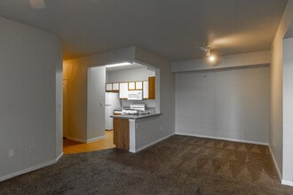 Cypress Creek at Jason Avenue in Amarillo, TX - Building Photo - Interior Photo