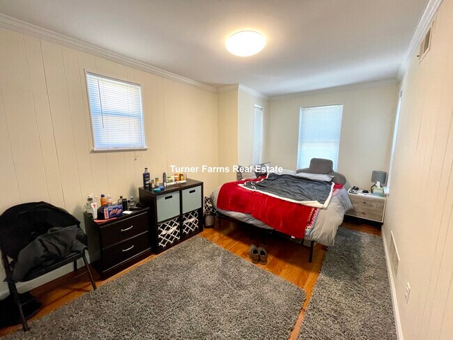 57 Cedar St, Unit 3 in Cambridge, MA - Foto de edificio - Building Photo