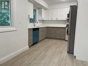 416 Cole Rd in Guelph, ON - Building Photo - Building Photo