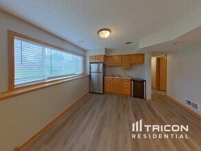 452 Orchard Pkwy W in Shakopee, MN - Building Photo - Building Photo