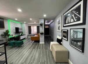 16814 144th Rd, Unit Floor 1 in Jamaica, NY - Building Photo - Building Photo