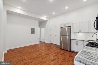 5011 Germantown Ave in Philadelphia, PA - Building Photo - Building Photo