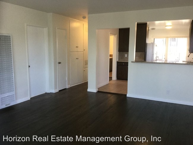 10643 Crenshaw Blvd in Inglewood, CA - Building Photo - Building Photo