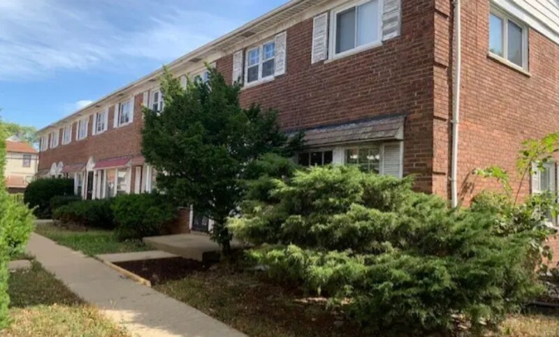 9143 S Cottage Grove Ave in Chicago, IL - Building Photo