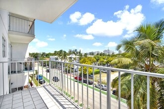 1428 Euclid Ave in Miami Beach, FL - Foto de edificio - Building Photo