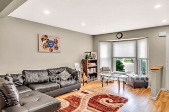 22 Hickory Ct in Middlesex, NJ - Building Photo - Building Photo