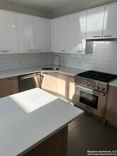 412 W Broadway, Unit 201 in Boston, MA - Building Photo - Building Photo