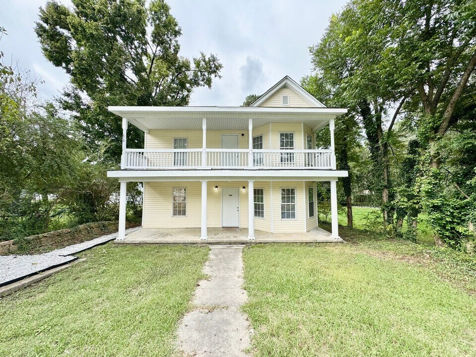 1510 11th St in Victoria, VA - Building Photo