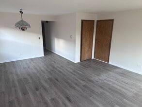 6220 W Lawrence Ave, Unit 6220 w Lawrence in Chicago, IL - Building Photo - Building Photo