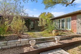 2212 East Side Dr in Austin, TX - Building Photo - Building Photo