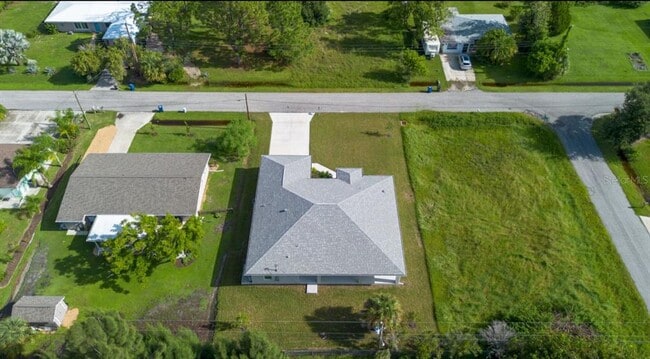 12235 Hernando Rd in North Port, FL - Building Photo - Building Photo