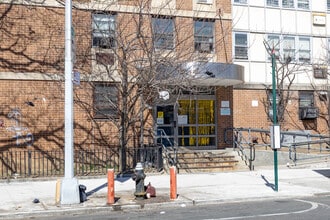 1777 Pitkin Ave in Brooklyn, NY - Foto de edificio - Building Photo