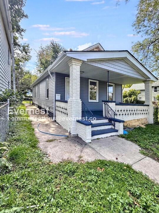 1582 E 49th St in Cleveland, OH - Building Photo