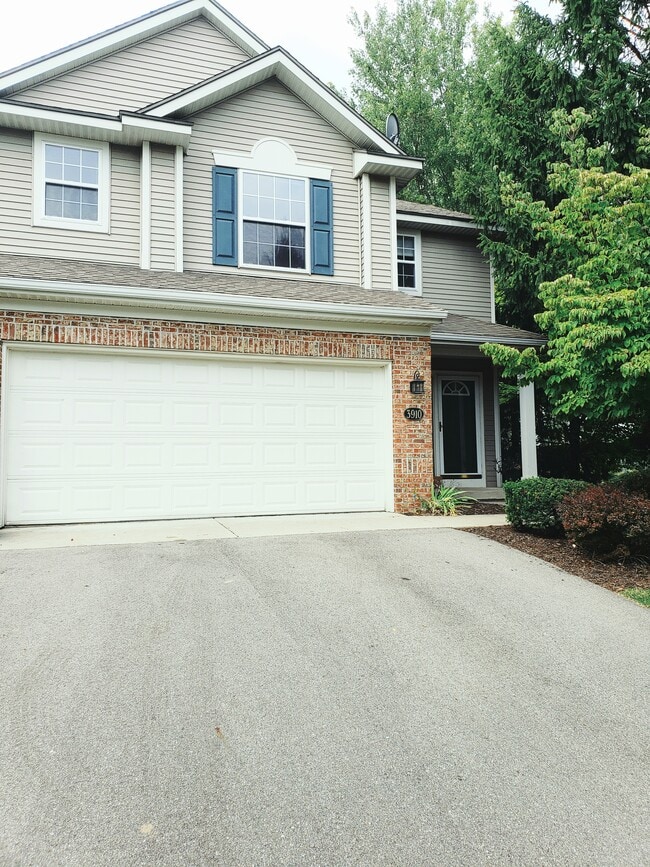 3910 Old Elm Dr SE, Unit 0 in Kentwood, MI - Building Photo - Building Photo