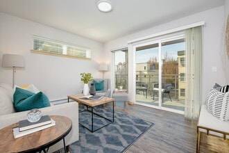 525 Federal in Seattle, WA - Building Photo - Building Photo
