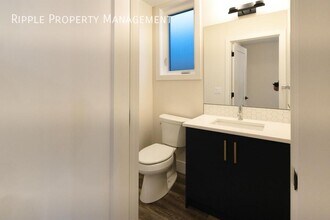 2857-2812 12 Ave SW in Calgary, AB - Building Photo - Building Photo