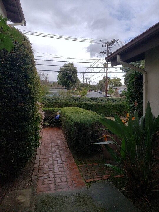 5910 Bob St in La Mesa, CA - Building Photo