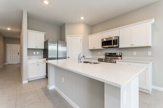 320 Kenilworth Dr in Kissimmee, FL - Building Photo - Building Photo