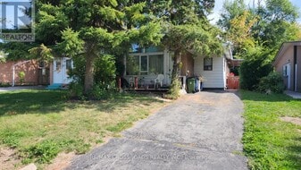 140 Combermere Dr in Toronto, ON - Building Photo