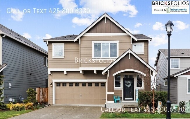 property at 2715 Saga Ct NE