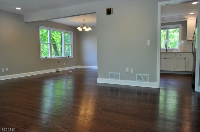 176 Yawpo Ave in Oakland, NJ - Building Photo - Building Photo