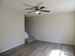 728 N Fairfield Dr in Pensacola, FL - Building Photo - Building Photo