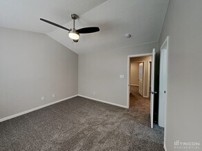 11350 Northwoods Forest Dr in Charlotte, NC - Building Photo - Building Photo