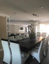 12147 Miranda St in Valley Village, CA - Foto de edificio - Building Photo