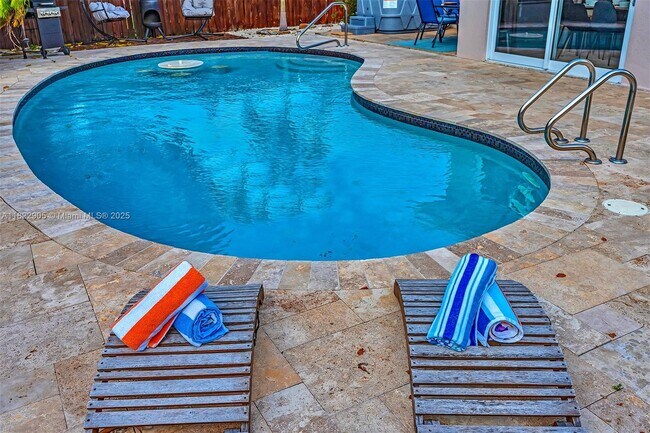 4633 SW 28th Ave in Fort Lauderdale, FL - Building Photo - Building Photo