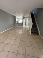 8821 S Isles Cir in Tamarac, FL - Building Photo - Building Photo