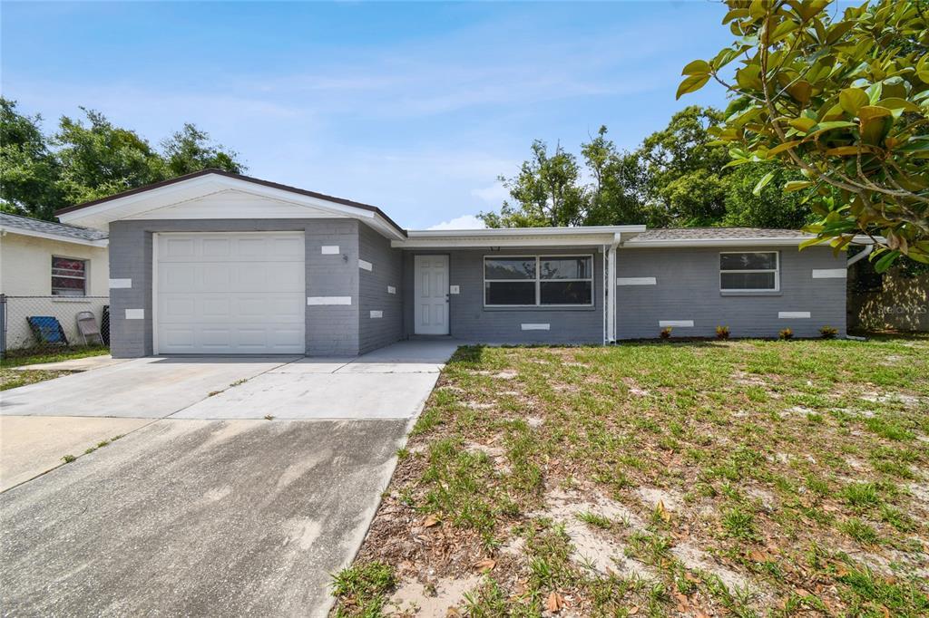 7721 Arbordale Dr in Port Richey, FL - Building Photo