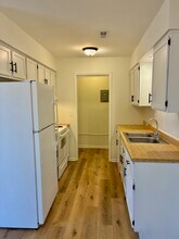 3408 SW Burnett Rd, Unit C in Topeka, KS - Foto de edificio - Building Photo