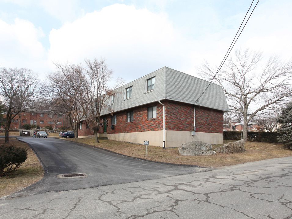 15 Judith Ln in Waterbury, CT - Building Photo