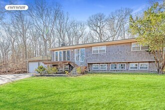 71 Gardiners Bay Dr in Shelter Island, NY - Building Photo - Building Photo