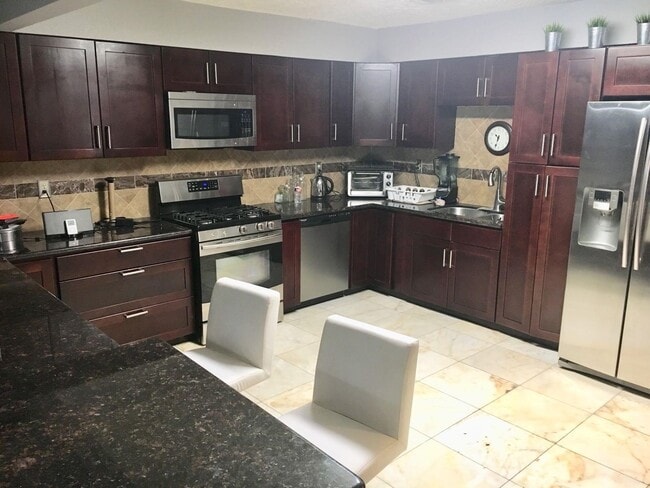 5908 Kiam St in Houston, TX - Building Photo - Building Photo