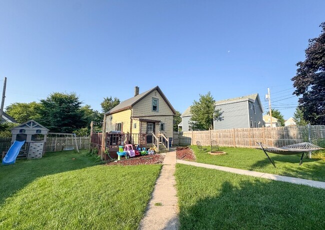 property at 122 E Prospect St