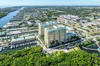700 E Boynton Beach Blvd in Boynton Beach, FL - Foto de edificio - Building Photo