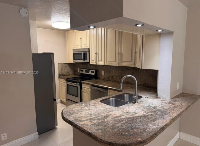 property at 2622 Riverside Dr