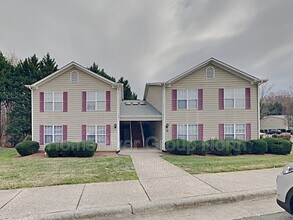 19 Meadowood Glen Way in Greensboro, NC - Building Photo - Building Photo