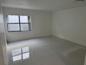 5505 NW 7th St in Miami, FL - Building Photo - Building Photo