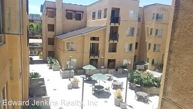 6400 Crescent Park E-Unit -305 in Los Angeles, CA - Building Photo - Building Photo