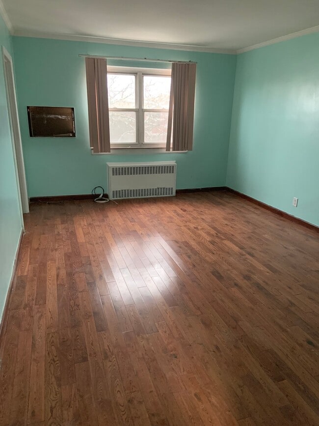 51-24 Manilla St in Queens, NY - Building Photo - Building Photo