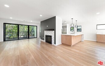 144 Vista Del Parque in Redondo Beach, CA - Building Photo - Building Photo