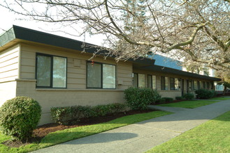 Gilman Park in Seattle, WA - Foto de edificio - Building Photo